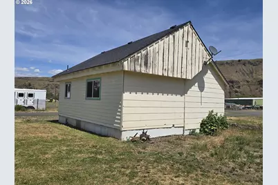 502 W 8th St, Wallowa, OR 97885 - Photo 3
