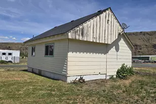 502 W 8th St, Wallowa, OR 97885 - Photo 3
