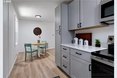 8834 NE Russell Pl, Portland, OR 97220 - Photo 7