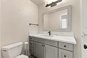 820 NE 168th Pl, Portland, OR 97230 - Photo 31