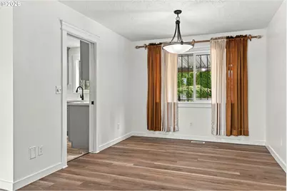 820 NE 168th Pl, Portland, OR 97230 - Photo 9