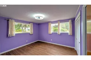 36991 Row River Rd, Cottage Grove, OR 97424 - Photo 11