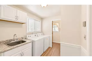 36991 Row River Rd, Cottage Grove, OR 97424 - Photo 13