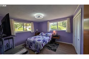 36991 Row River Rd, Cottage Grove, OR 97424 - Photo 11