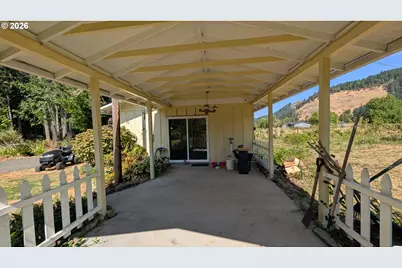 36991 Row River Rd, Cottage Grove, OR 97424 - Photo 31