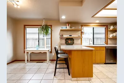 2315 NE 156th Pl, Portland, OR 97230 - Photo 17