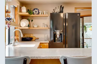 2315 NE 156th Pl, Portland, OR 97230 - Photo 13