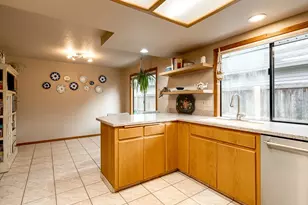 2315 NE 156th Pl, Portland, OR 97230 - Photo 11