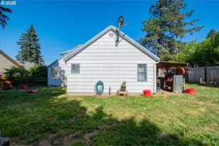 110 8th Ave, Sweet Home, OR 97386 - Photo 9