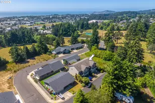125 NE Lincoln St, Newport, OR 97365 - Photo 33