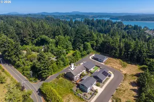 125 NE Lincoln St, Newport, OR 97365 - Photo 35