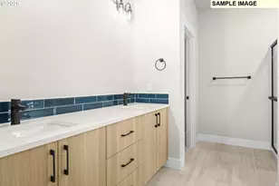 2201 E Juniper Cir, La Center, WA 98629 - Photo 17