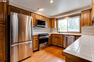1733 Crescent Ave, Eugene, OR 97408 - Photo 13