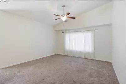101 SE Yorktown Dr, Grants Pass, OR 97527 - Photo 11