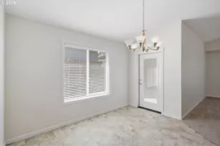 101 SE Yorktown Dr, Grants Pass, OR 97527 - Photo 9