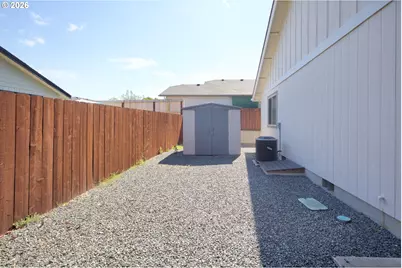 101 SE Yorktown Dr, Grants Pass, OR 97527 - Photo 27