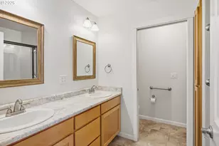 101 SE Yorktown Dr, Grants Pass, OR 97527 - Photo 15