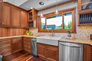5672 S Riverpoint Ln, Portland, OR 97239 - Photo 13
