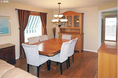 15603 NE Tillamook St, Portland, OR 97230 - Photo 9