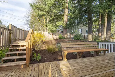 10047 SW 25th Ave, Portland, OR 97219 - Photo 33