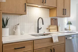 10047 SW 25th Ave, Portland, OR 97219 - Photo 15