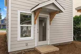 8778 N Newman Ave, Portland, OR 97203 - Photo 23