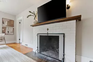 2307 NE Ainsworth St, Portland, OR 97211 - Photo 7