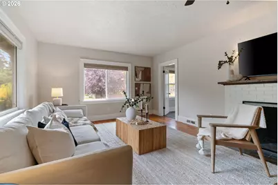 2307 NE Ainsworth St, Portland, OR 97211 - Photo 5