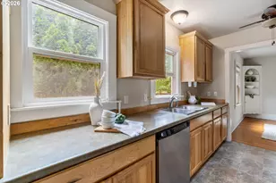 2307 NE Ainsworth St, Portland, OR 97211 - Photo 17