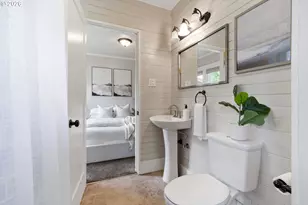 2307 NE Ainsworth St, Portland, OR 97211 - Photo 11