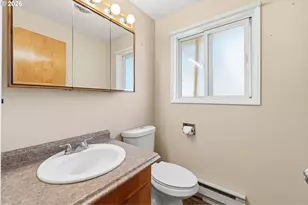 2478 Marion St, North Bend, OR 97459 - Photo 21