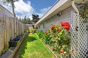 2478 Marion St, North Bend, OR 97459 - Photo 37