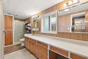 2478 Marion St, North Bend, OR 97459 - Photo 17