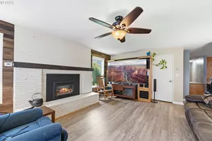 2478 Marion St, North Bend, OR 97459 - Photo 3