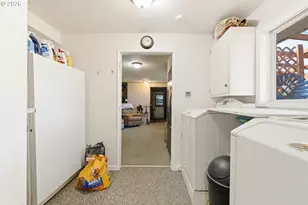 2478 Marion St, North Bend, OR 97459 - Photo 23