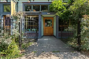 3039 SE Stark St, Portland, OR 97214 - Photo 9
