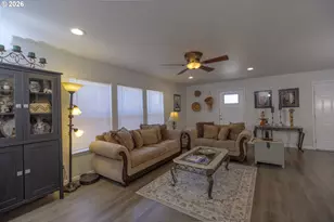 5262 Nopal St, Florence, OR 97439 - Photo 3