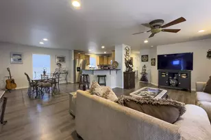 5262 Nopal St, Florence, OR 97439 - Photo 3