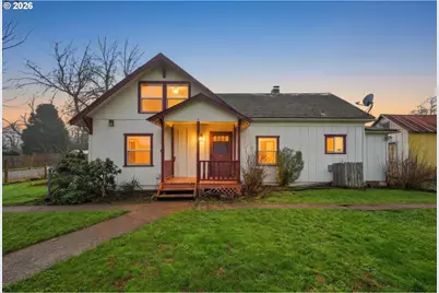 139 S 15th St, Cottage Grove, OR 97424 - Photo 1