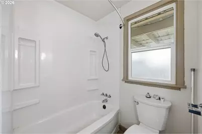 139 S 15th St, Cottage Grove, OR 97424 - Photo 15