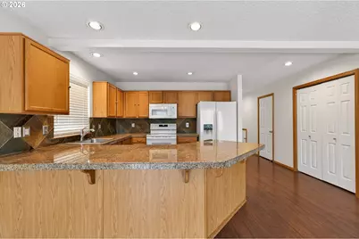 1310 N Parkside Ln, Newberg, OR 97132 - Photo 9