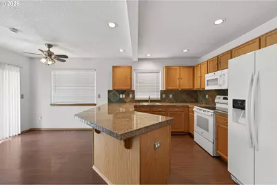 1310 N Parkside Ln, Newberg, OR 97132 - Photo 5