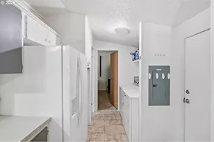 301 E Columbia Dr, Newberg, OR 97132 - Photo 15