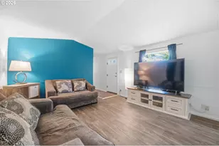 301 E Columbia Dr, Newberg, OR 97132 - Photo 5
