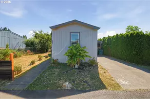 301 E Columbia Dr, Newberg, OR 97132 - Photo 3