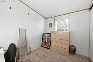 301 E Columbia Dr, Newberg, OR 97132 - Photo 17