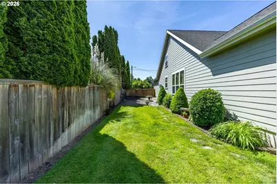 109 Hillview 1, Eugene, OR 97408 - Photo 41