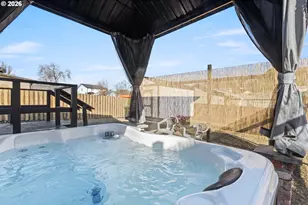 925 NE Cedar St, Roseburg, OR 97470 - Photo 35