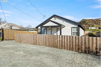 925 NE Cedar St, Roseburg, OR 97470 - Photo 43