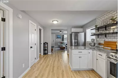 925 NE Cedar St, Roseburg, OR 97470 - Photo 15